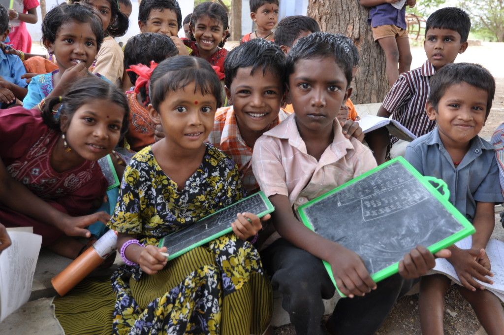 FOTO-PROGETTO-INDIA-I-BAMBINI-DELLO-SLUM