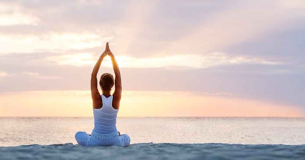 CORSI DI YOGA AL MATTINO in presenza e online